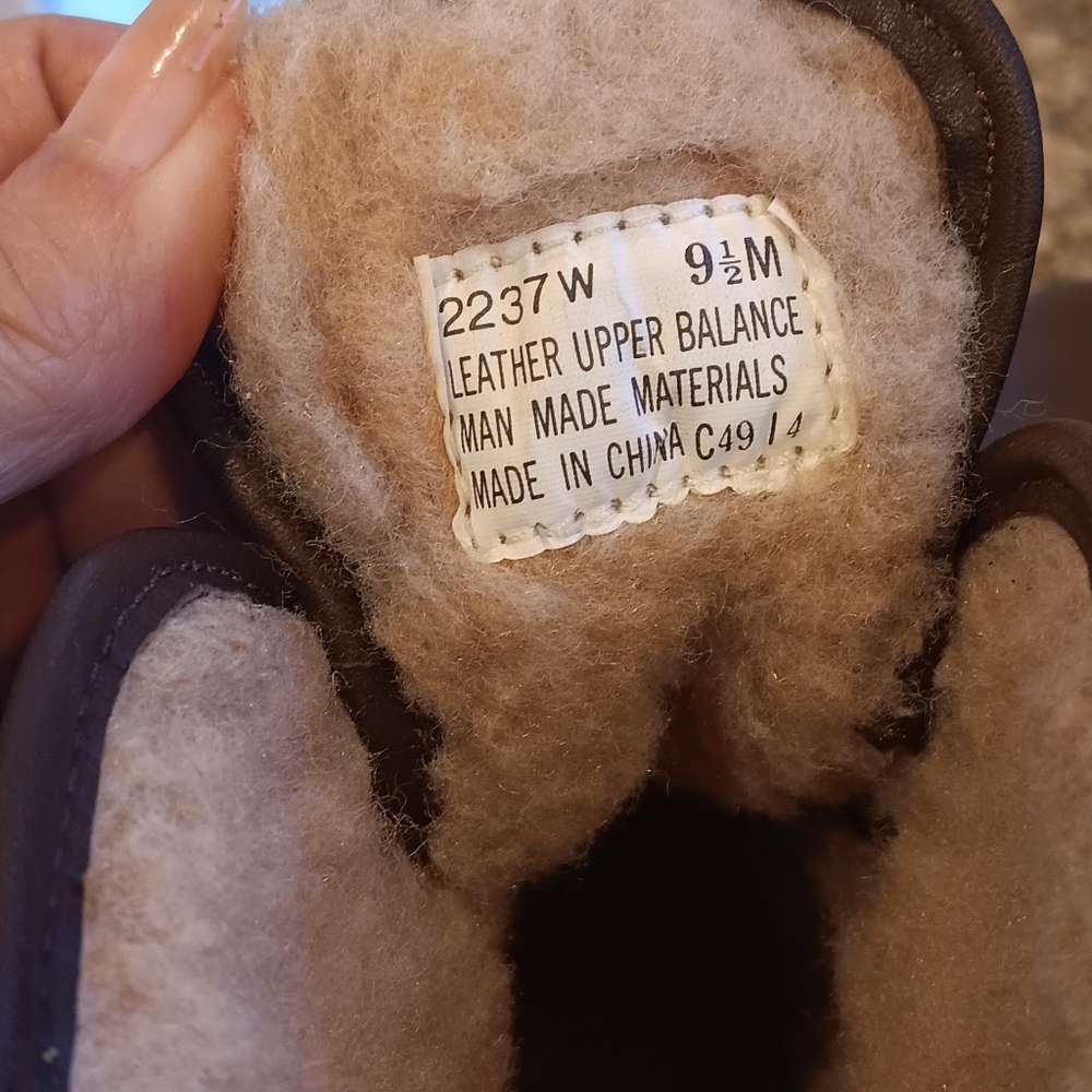 G.H. Bass & Co. Brown Leather Womens Boots with Rubber Sole Size 9.5M - Picture 5 of 5